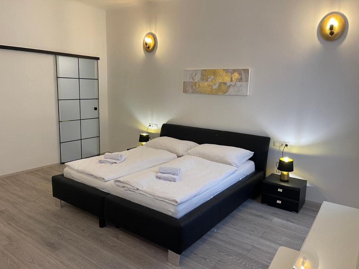 Fancy Apartment In The City Center Wina Bagian luar foto
