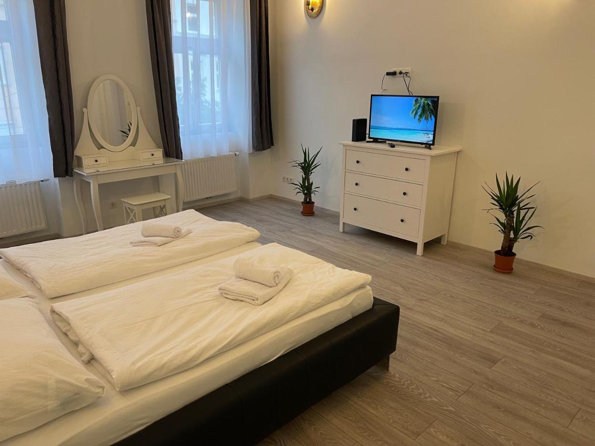 Fancy Apartment In The City Center Wina Bagian luar foto