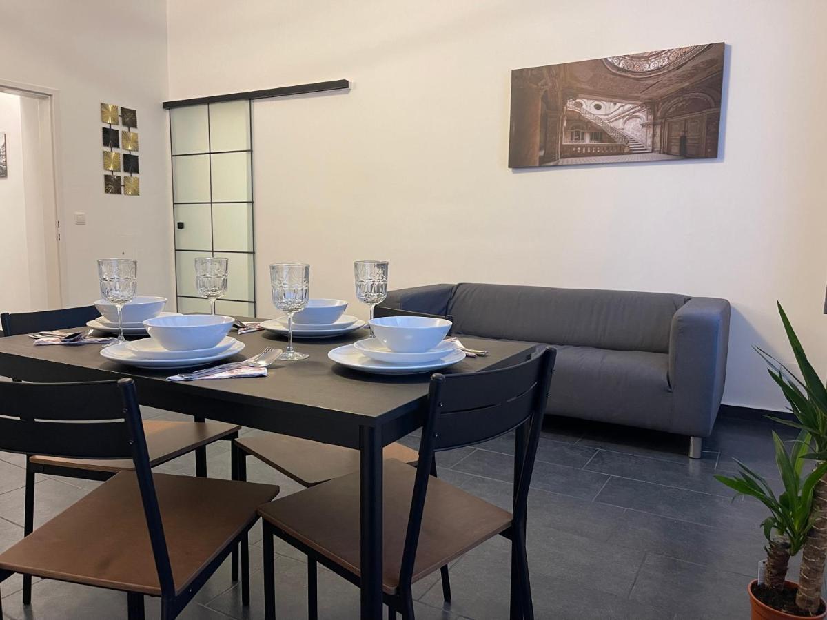 Fancy Apartment In The City Center Wina Bagian luar foto
