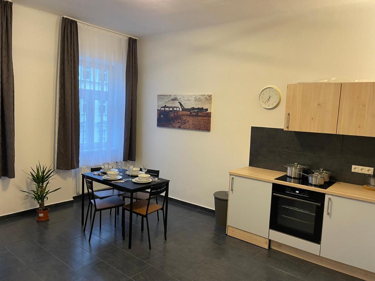 Fancy Apartment In The City Center Wina Bagian luar foto